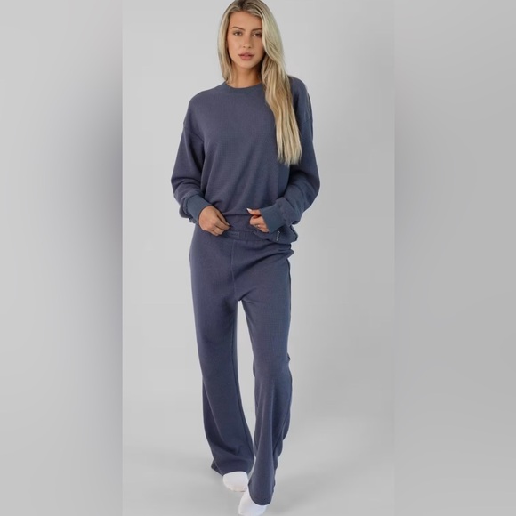 NEW - Comfrt Waffle Lounge Relaxed Sweatpants in Stone Blue Stock photos - Picture 4 of 9